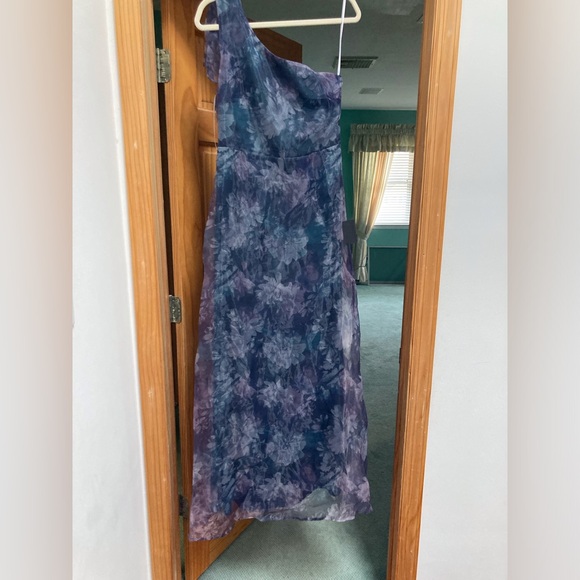 Lulu’s Beyond Fabulous Blue Floral Organza One-Shoulder Maxi Dress - Picture 4 of 6